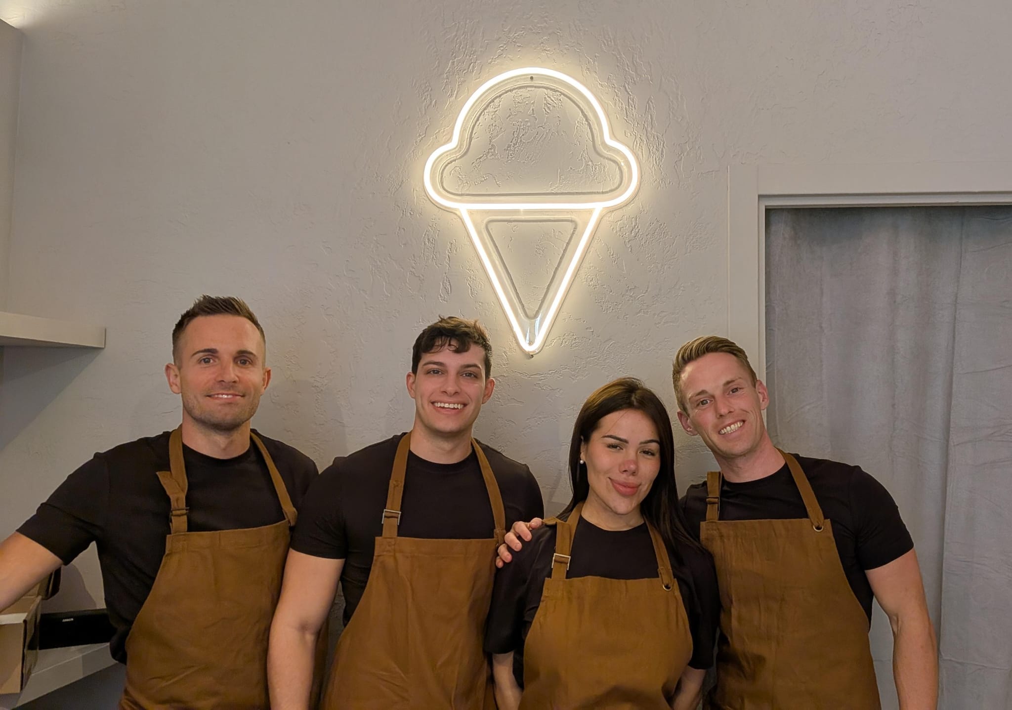 L'equip de LICK Barcelona servint als clients
